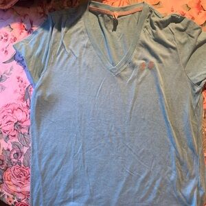 Under Armour Sky Blue V-Neck Short Sleeve Tee Size Large